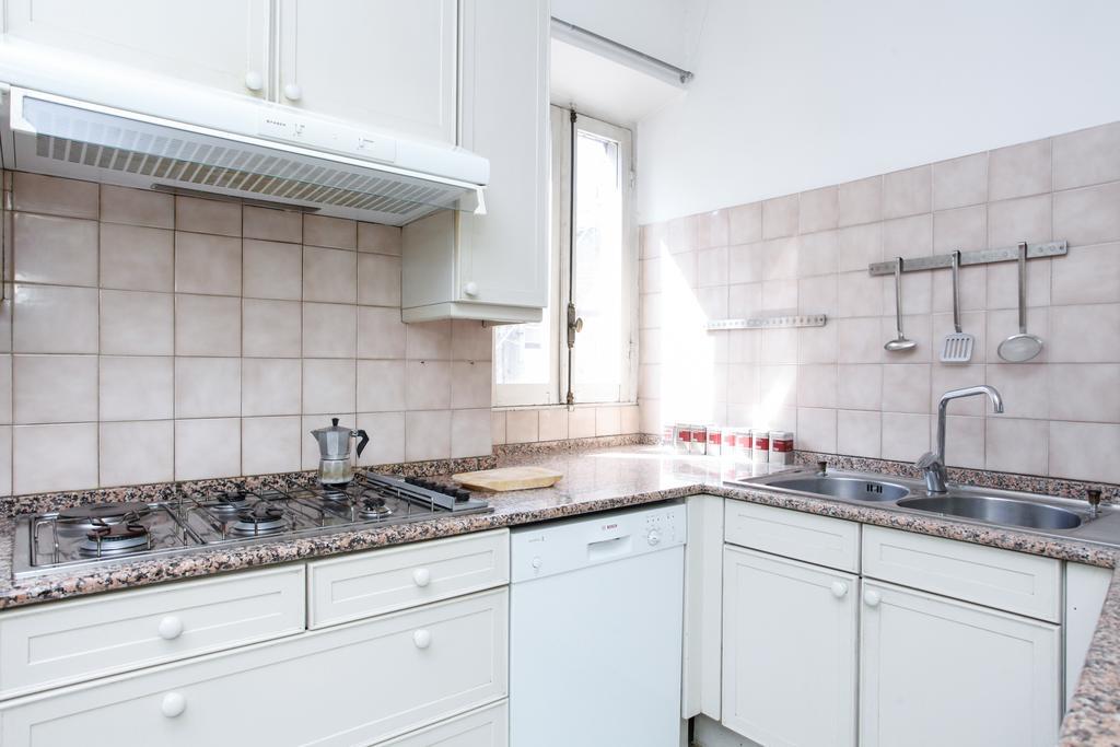 Pantheon Square Family Apartment Рим Екстер'єр фото