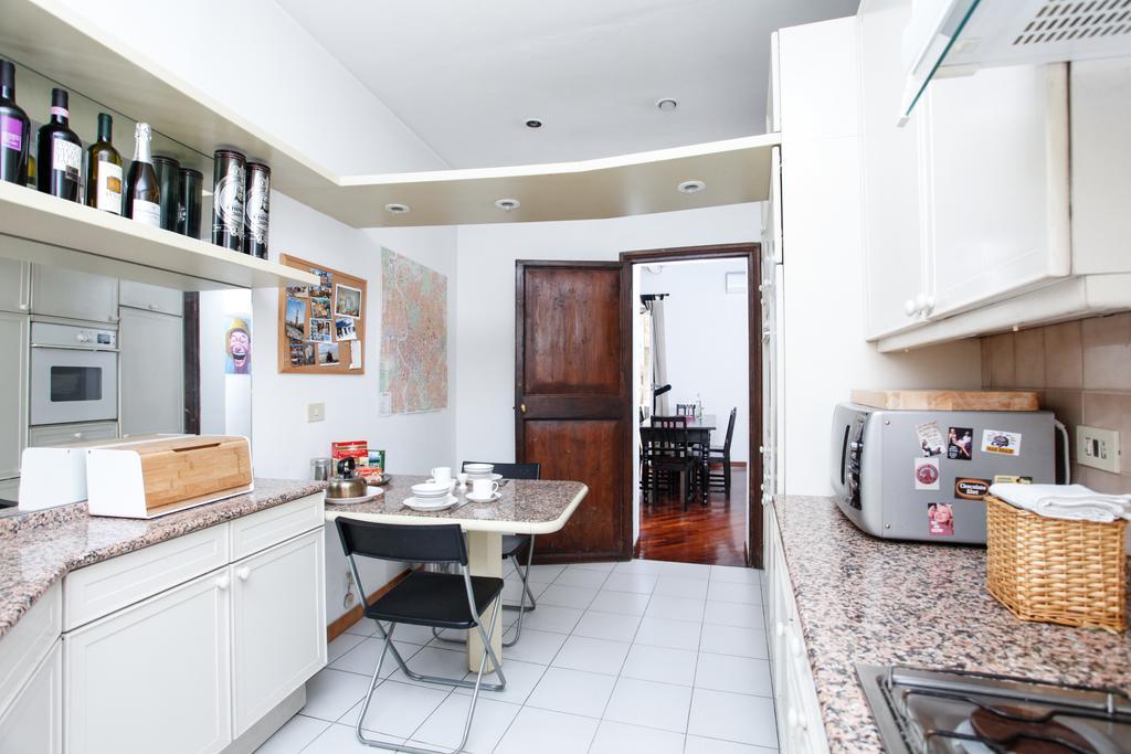 Pantheon Square Family Apartment Рим Екстер'єр фото