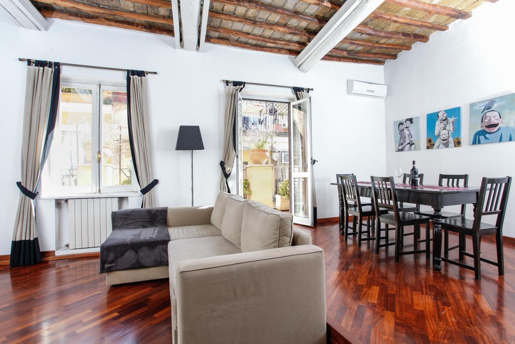 Pantheon Square Family Apartment Рим Екстер'єр фото